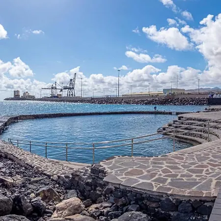 La Pinta Apartment, *